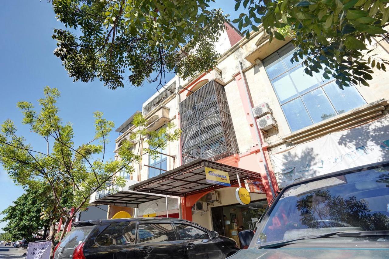 Spot On 90148 Gosepa Mayjend Sungkono Surabaya Exterior foto